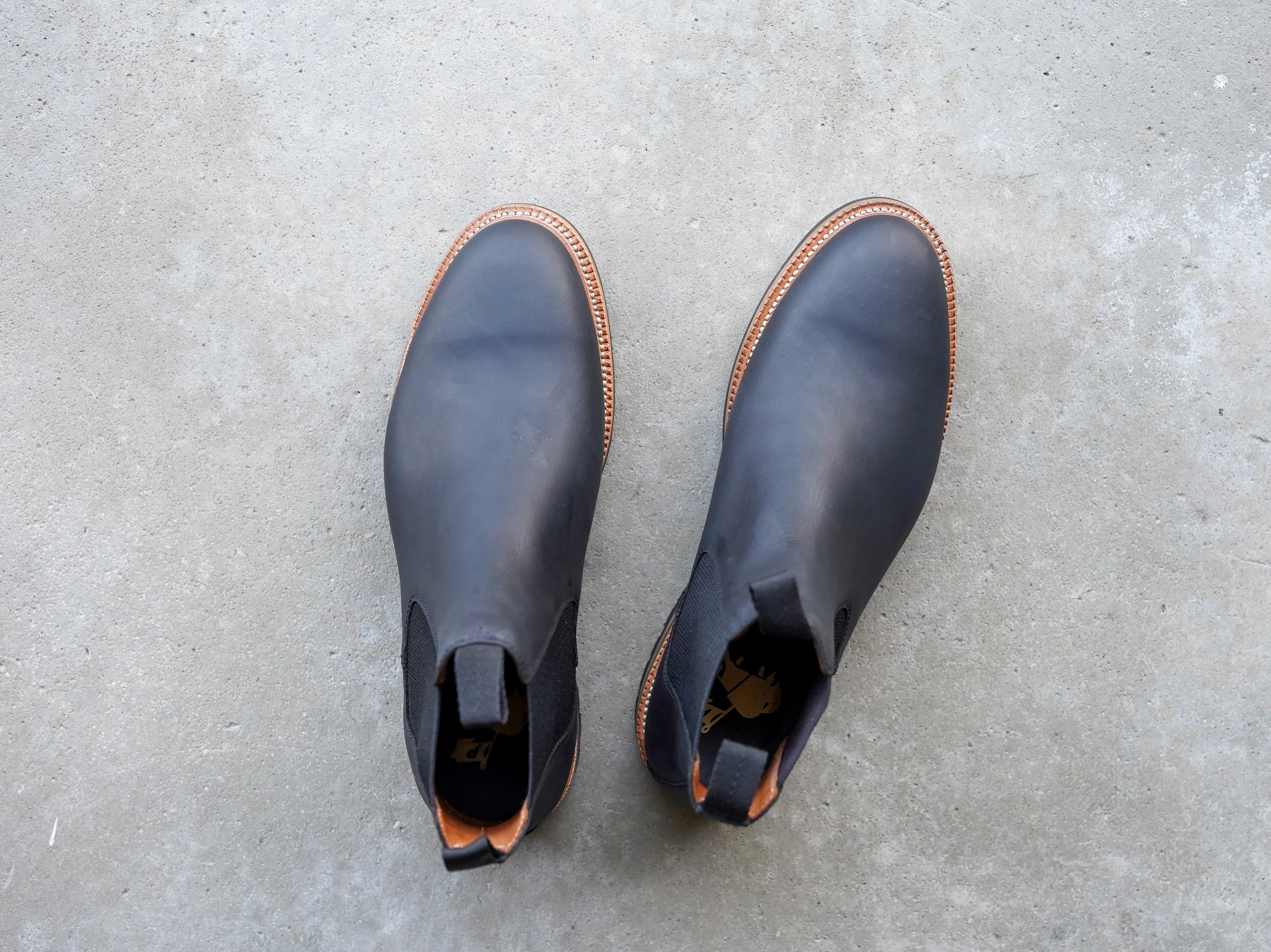 The Elmwood - Black Waxed Veg Tan (618) Try On's - Image 3